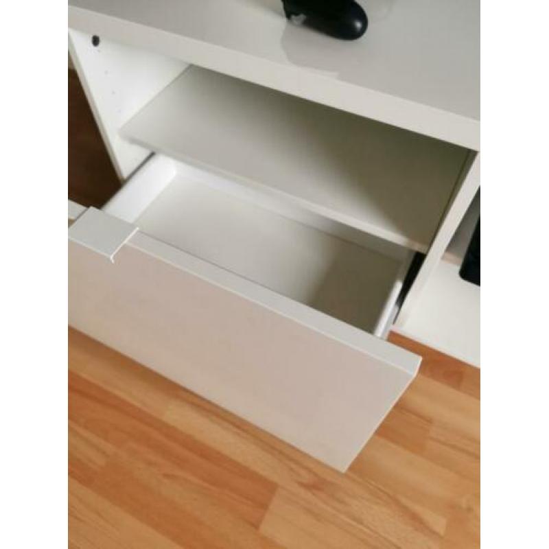 Hoogglans TV meubel, in zeer goede staat!