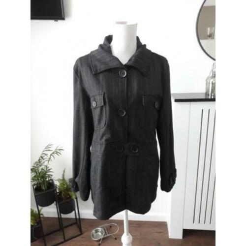 Jasje maat 44 grijs NIEUW Bijbehorende broek driekw