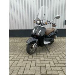 Fosti grande retro scooter