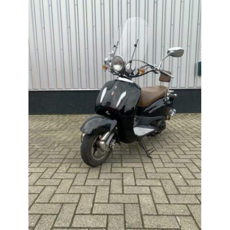 Fosti grande retro scooter