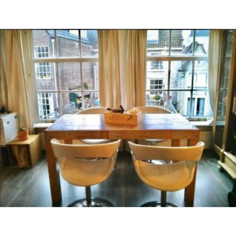 4 Retro draaistoelen