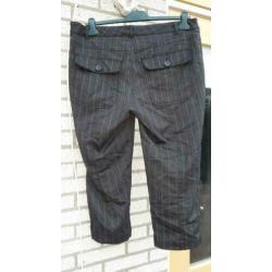 Jasje maat 44 grijs NIEUW Bijbehorende broek driekw
