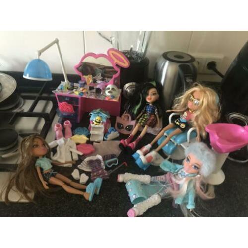 Bratz poppen met accessoires