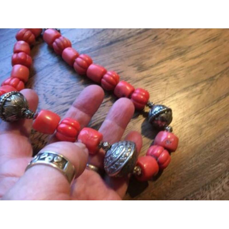 Bloedkoraal 100%, ketting hele grote kralen,zilver,etnische