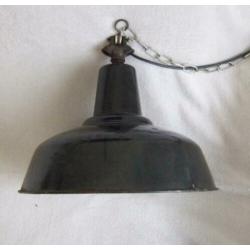 oude (AEG) fabriek / werkplaats hanglamp zwart wit emaille