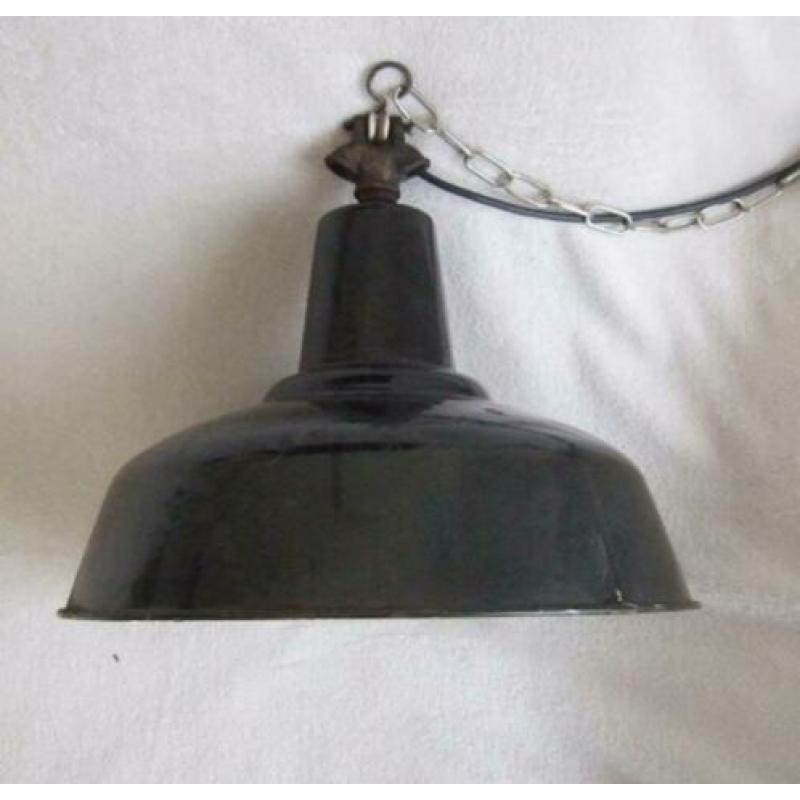 oude (AEG) fabriek / werkplaats hanglamp zwart wit emaille