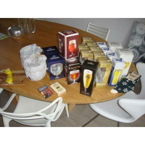 22 bierglazen + verzameling (Bijna-) GRATIS . Moet weg !!