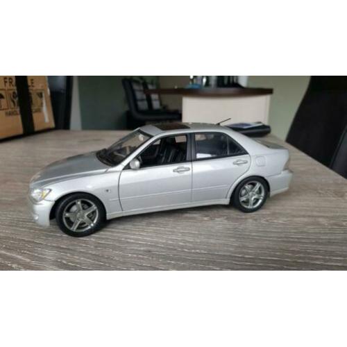 Toyota Altezza Lexus IS200 schaal 1:18