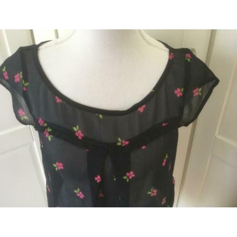 Hollister zgan blauwe chiffon top met bloemetjes, maat S