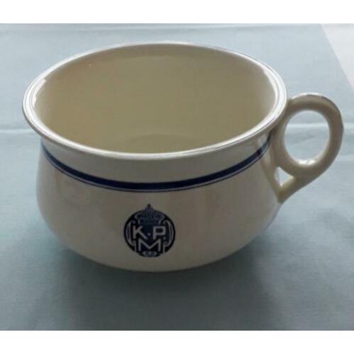 Mooie pispot of nachtspiegel