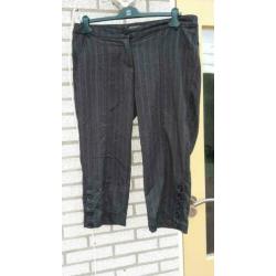 Jasje maat 44 grijs NIEUW Bijbehorende broek driekw