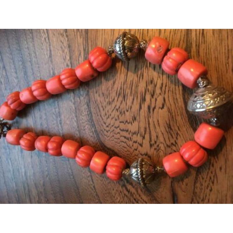 Bloedkoraal 100%, ketting hele grote kralen,zilver,etnische