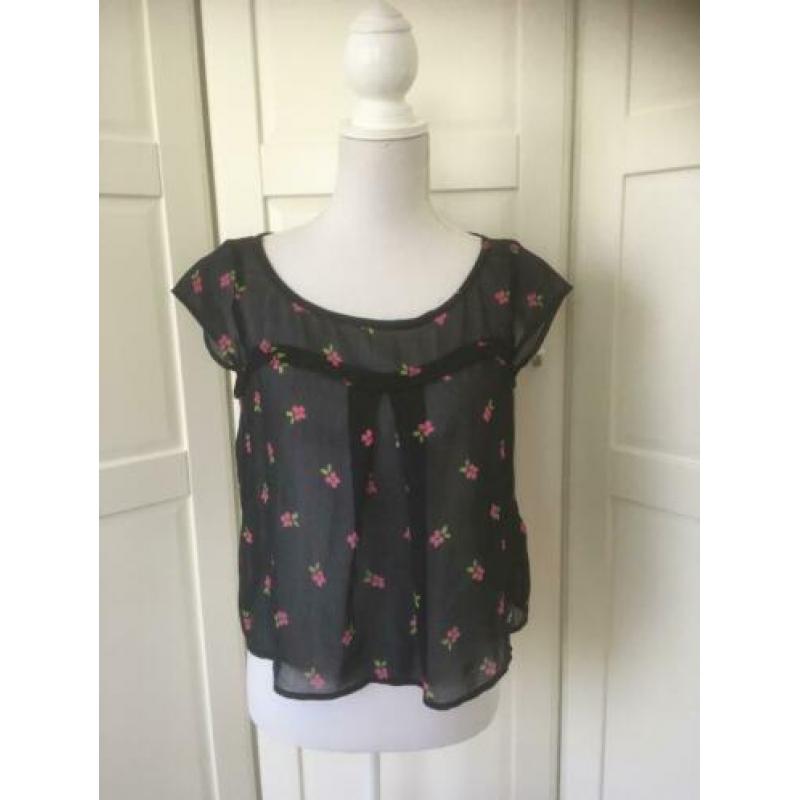 Hollister zgan blauwe chiffon top met bloemetjes, maat S