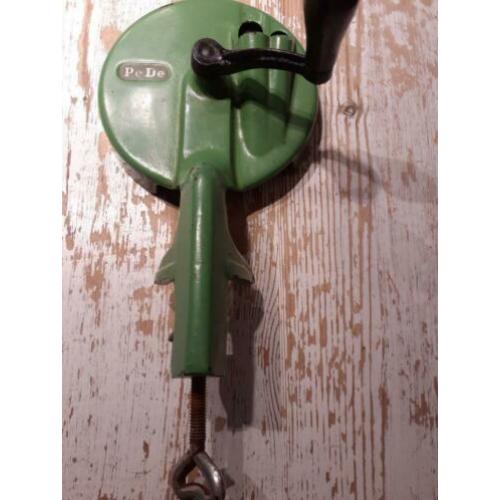 oude pede snijbonenmolen. groen.