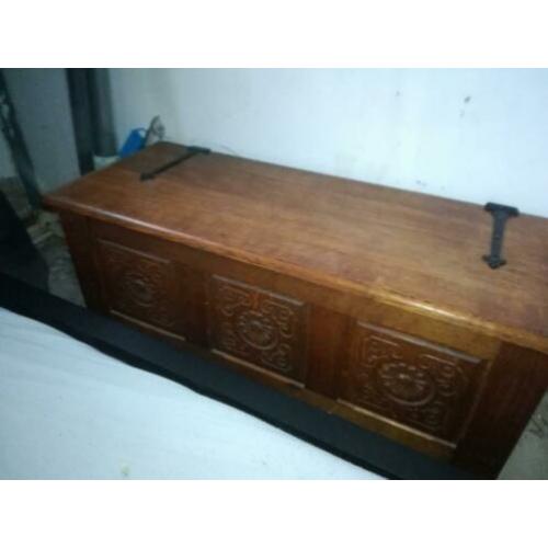 Mooie eiken dekenkist