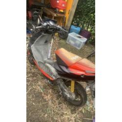 Aprilia sr street