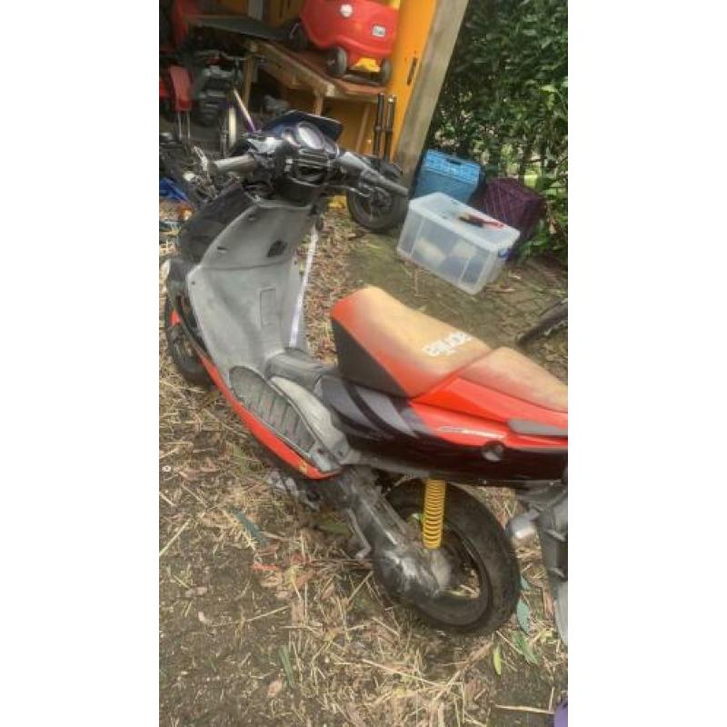 Aprilia sr street