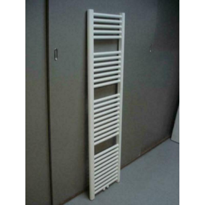Handdoek radiator 45 cm breed x 165 cm hoog met midden- onde