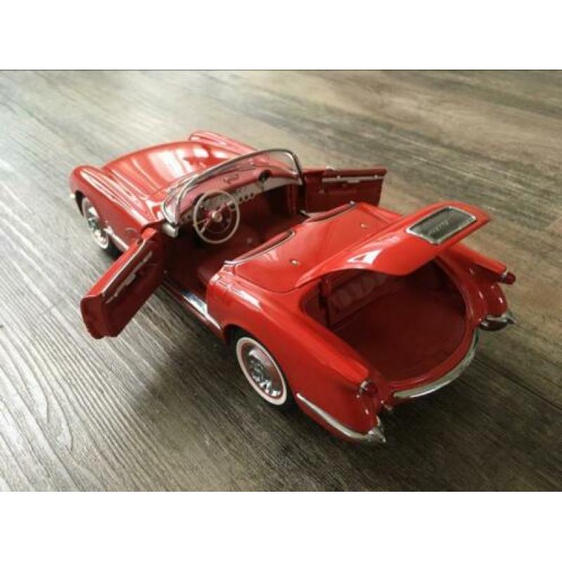 Chevrolet Corvette 1954 AutoArt 1:18 Rood Nieuwstaat