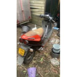 Aprilia sr street