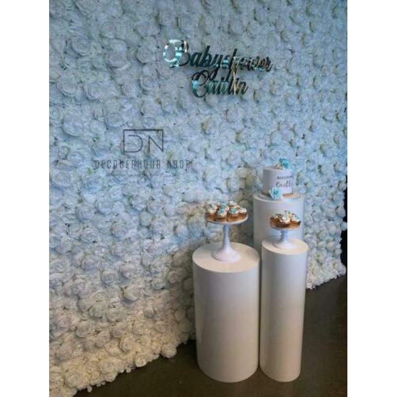 Napoleon stoelen Bruidsbanken Flowerwall Tafeldecoratie.