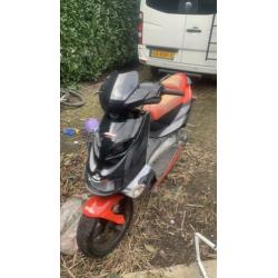 Aprilia sr street