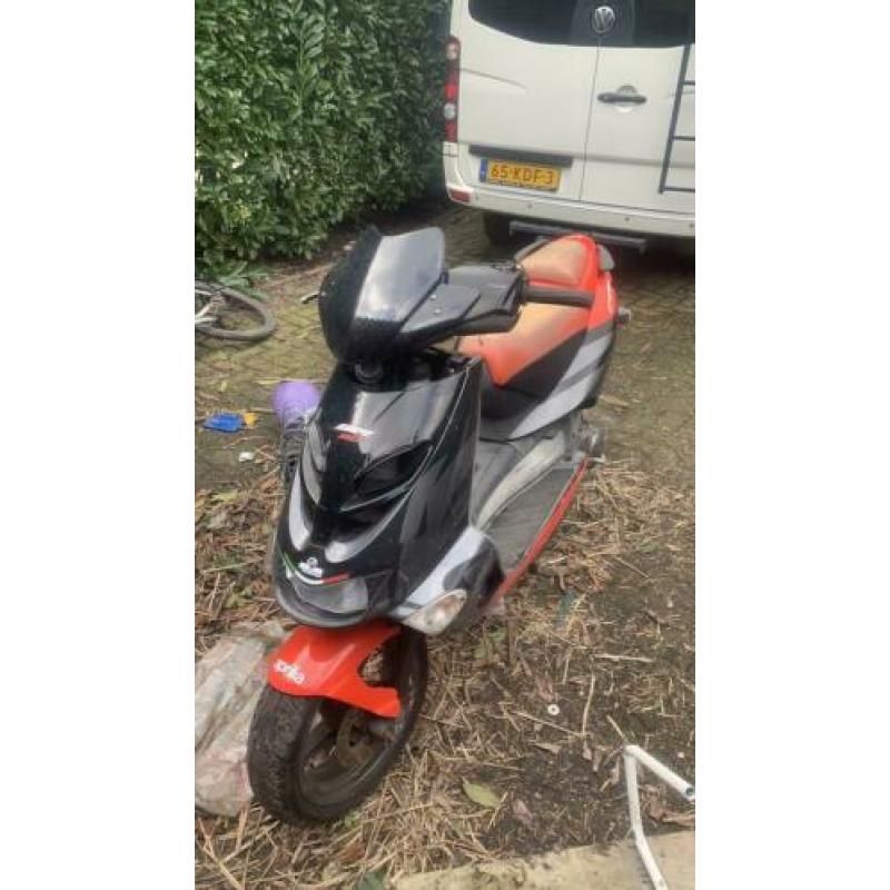 Aprilia sr street