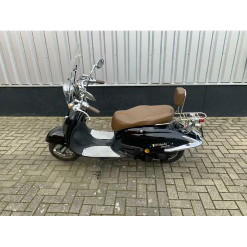 Fosti grande retro scooter
