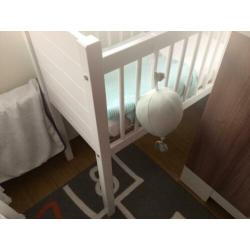 Witte wieg ?? voor heerlijke babydromen