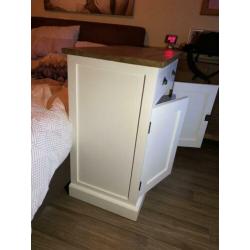 Super mooi dressoir! Afmeting; l 85 x hoog 93 x diep 48