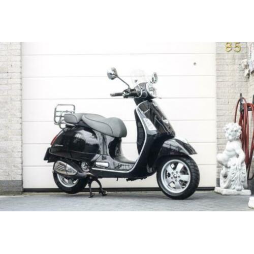Vespa gts 300 i.e : 2013, 1e eigenaar, gtv, ZGAN, super