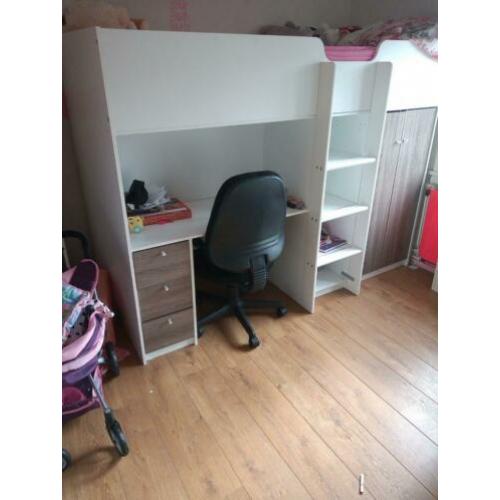 Half hoogslaper nog geen 2 jaar oud