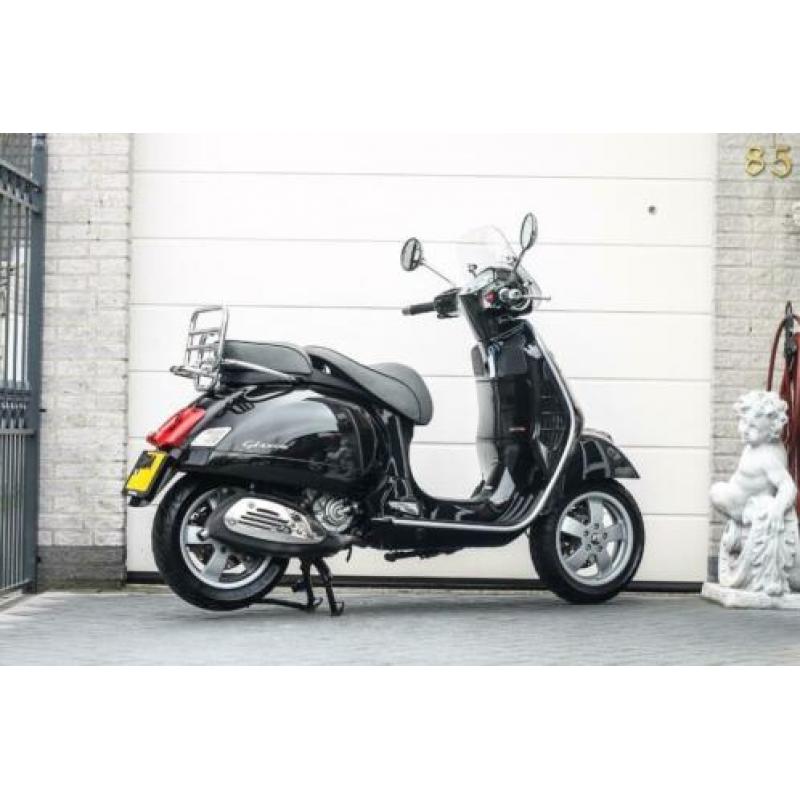 Vespa gts 300 i.e : 2013, 1e eigenaar, gtv, ZGAN, super