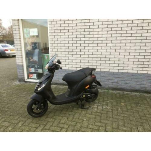 Gave piaggio zip sp 45km brom 4t mat zwart bj2008 8000km