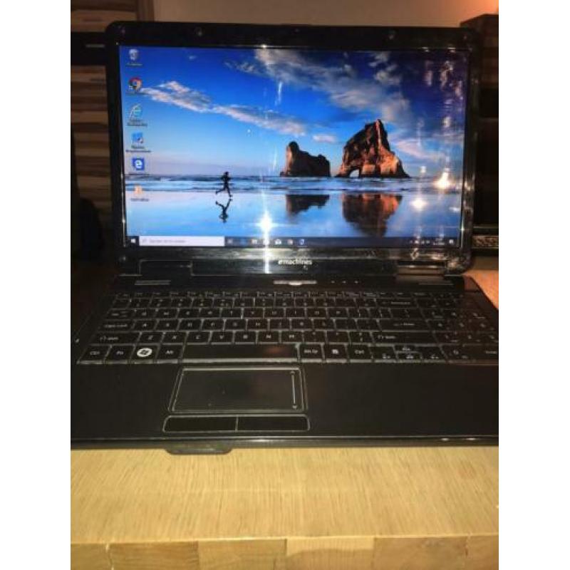 eMachines E525 laptop windows 10