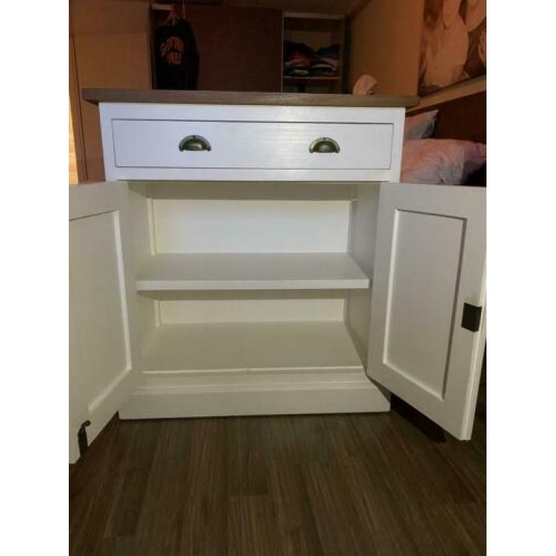 Super mooi dressoir! Afmeting; l 85 x hoog 93 x diep 48