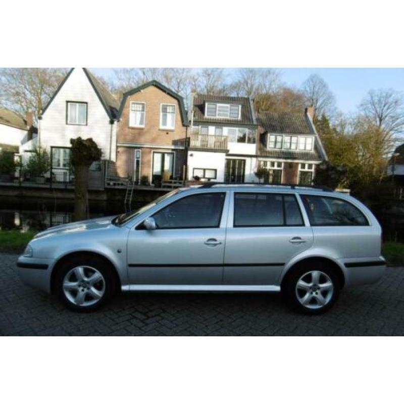 Skoda Octavia Combi 2.0 Celebrate 116pk Clima Cruise Trekhaa
