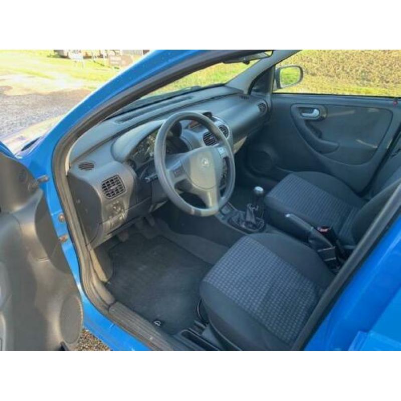 Opel Corsa 1.2-16V Enjoy Nieuwe APK (bj 2004)