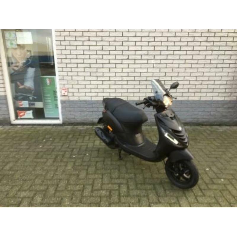 Gave piaggio zip sp 45km brom 4t mat zwart bj2008 8000km