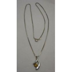 Zilveren ketting met modernist hanger met gele steen nr.1442