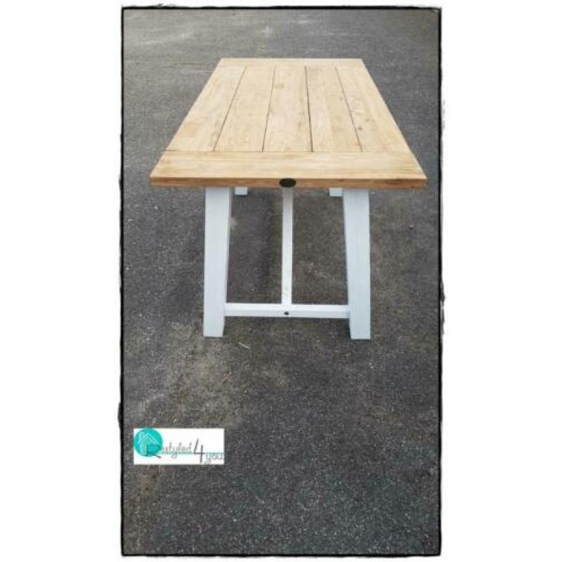 Nieuw houten eettafel/buitentafel/tuintafel 1.60