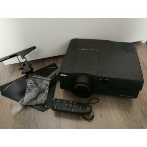 Sony VPL-S600E beamer projector incl plafondbeugel