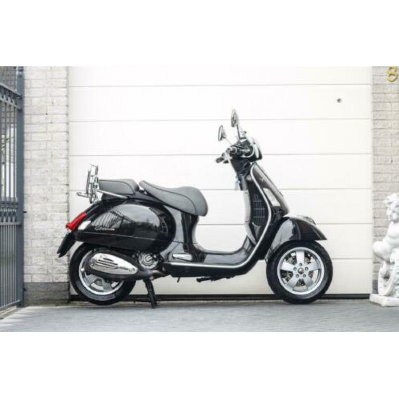 Vespa gts 300 i.e : 2013, 1e eigenaar, gtv, ZGAN, super