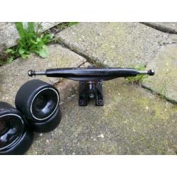 Longboard trucks en wheels