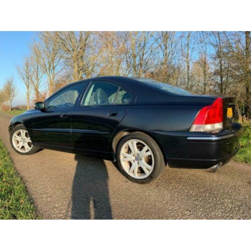 Volvo S60 2.4 Drivers Edition '176DKM' Leder/Airco/Cruise