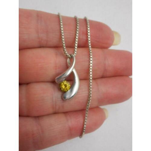 Zilveren ketting met modernist hanger met gele steen nr.1442