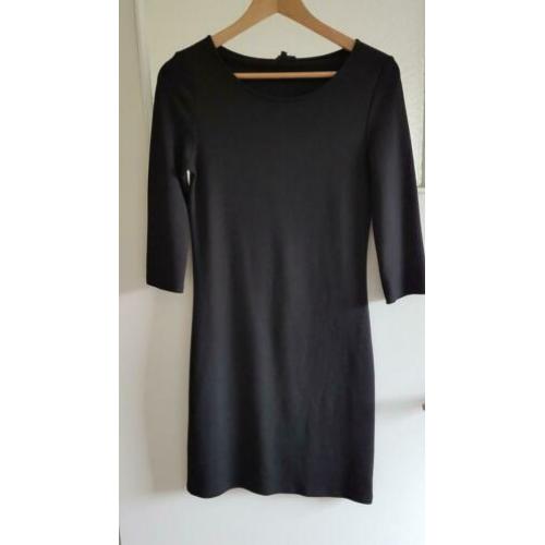 Jurkje Zwart stretch stof maat 34