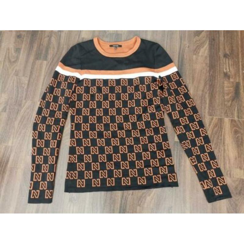 Nikkie jain top n logo maat 40