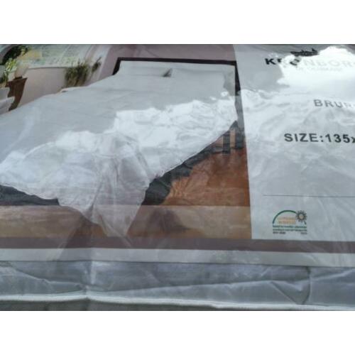 Kronborg bruri dekbed 135 x 200 cm, nieuw.