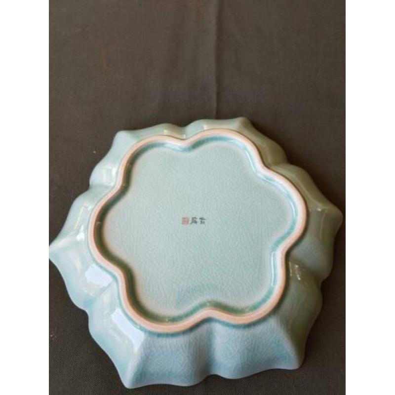 Mooie schaal van celadon.